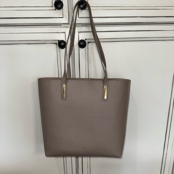Joy & Iman Handbags - Like new Joy & Iman gray leather large tote purse travel bag